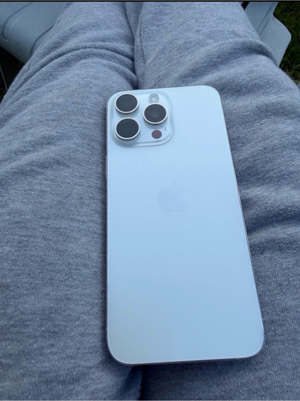 Apple iPhone 15 Pro Max- White